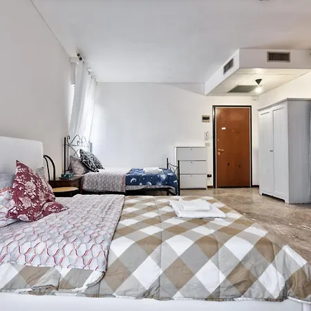Stay In Center Apartments Mestre Venice Exterior photo